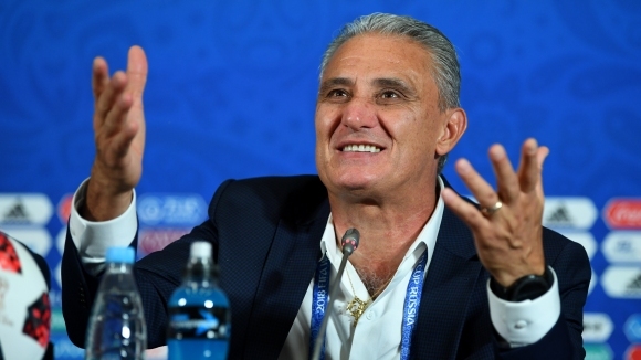 Бразилските футболисти защитиха треньора си Тите пред ръководителите на федерацията