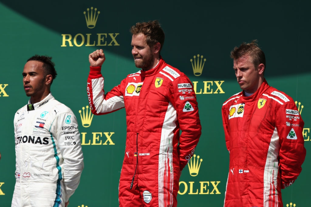 Звездата на Мерцедес Люис Хамилтън прие извинението на Кими Райконен