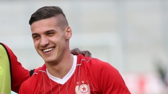 След като вчера уреди трансфер в Китай на голямата си