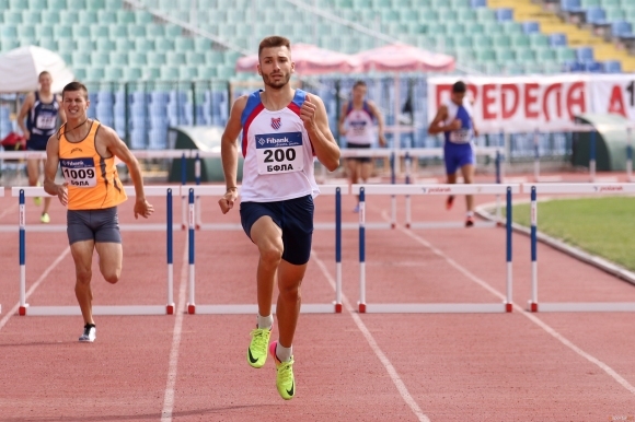 Двамата български състезатели на 110 метра с препятствия на Световното