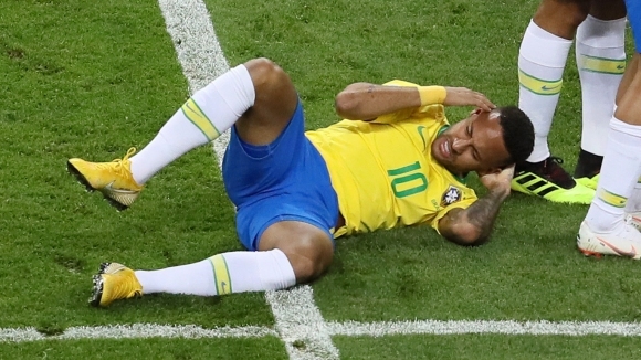 Суперзвездата на Бразилия Неймар отново стана обект на подигравки след
