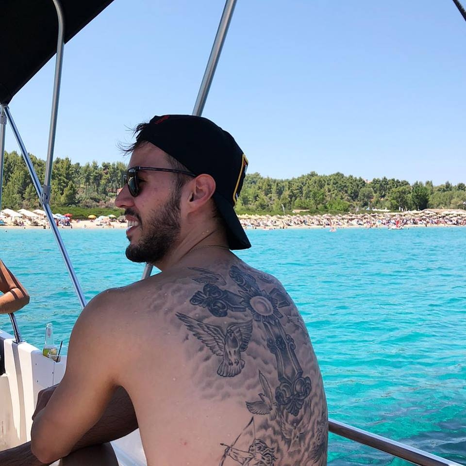 Волейболният национал Розалин Пенчев знае как да уплътнява свободното си