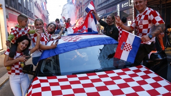 Десетки хиляди фенове от всички краища на Хърватия се стичат