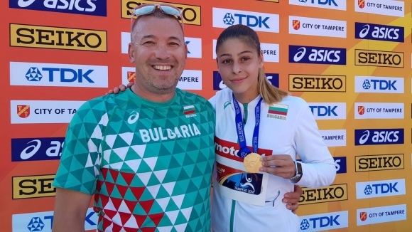 Александра Начева спечели световната титла в тройния скок за девойки