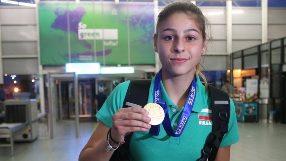 Световната шампионка и рекордьорка на троен скок за девойки Александра