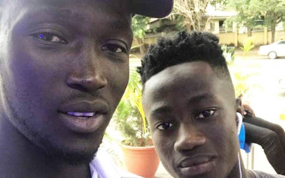 Двама гамбийски футболисти пристигнаха на проби в Левски информира Дарик