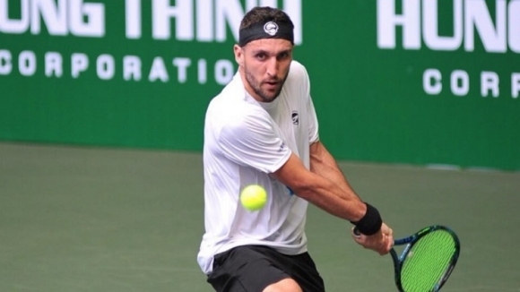 Васко Младенов се класира за полуфиналите на турнира по тенис