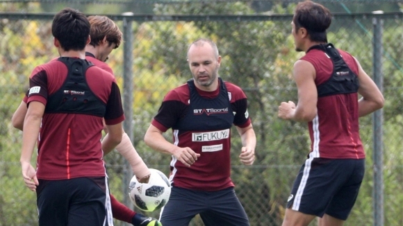 Легендата на Барселона и испанския футбол Андрес Иниеста направи първа