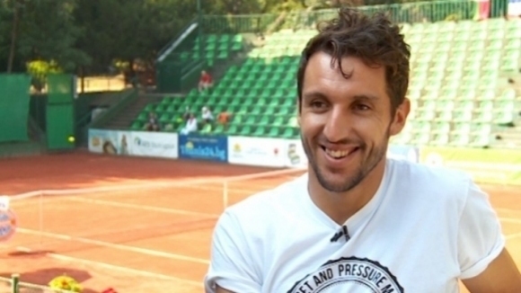 Българинът Васко Младенов отпадна на полуфиналите на турнира по тенис