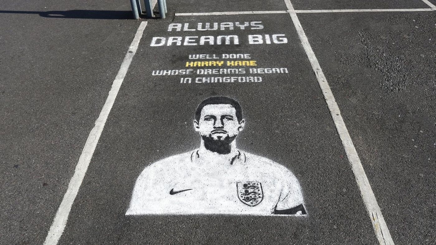 Националите на Англия вече може да паркират спокойно когато пазаруват