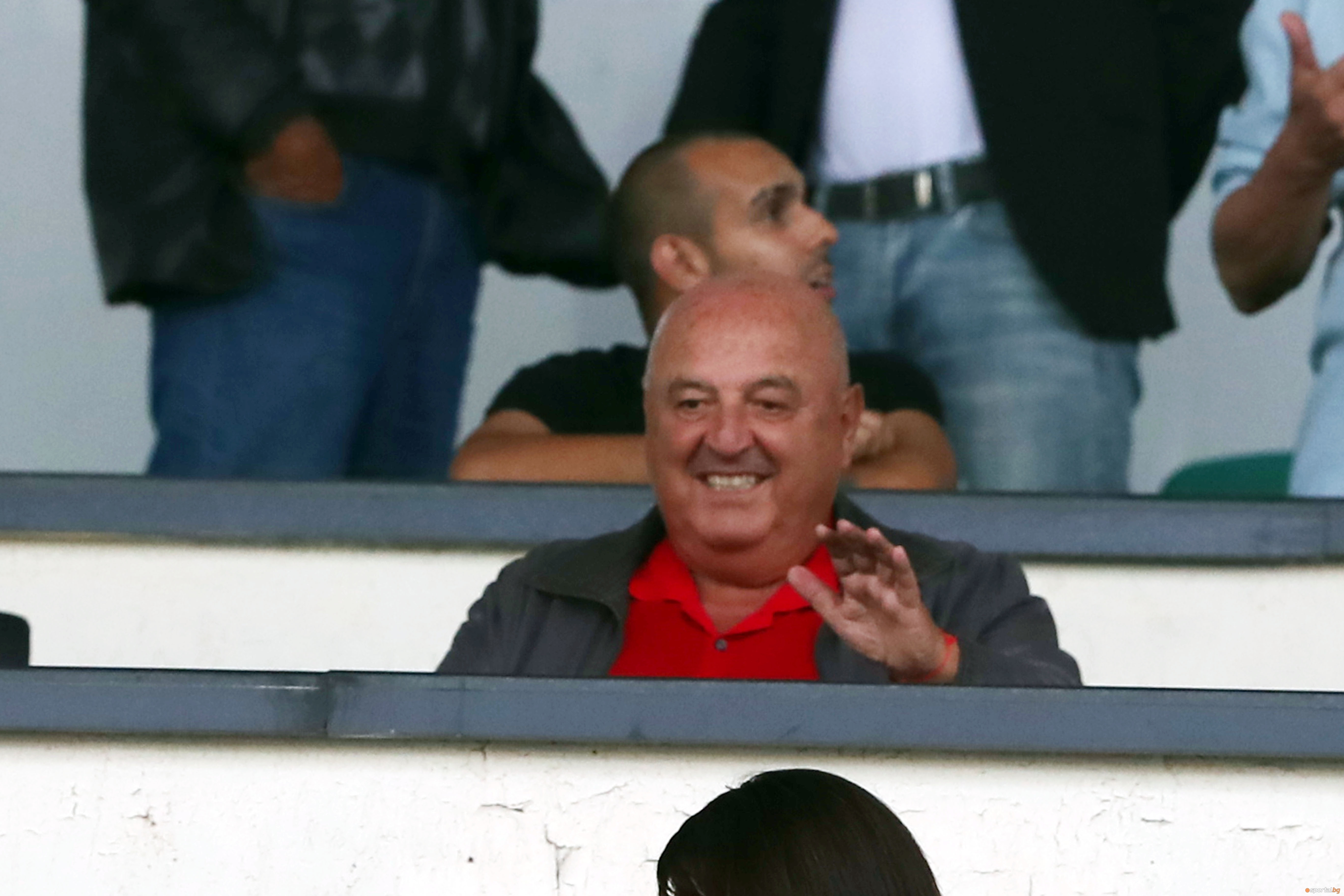 Президентът на Славия Венцеслав Стефанов даде кратко интервю пред Тема