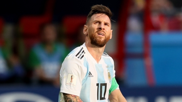 На Ботуша бленуват да отмъкнат от Примера и другата суперзвезда