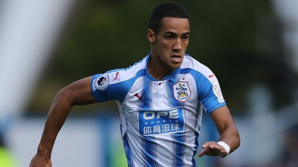 Ръководството на елитния Хъдърсфийлд прие офертата на втородивизионния Стоук Сити