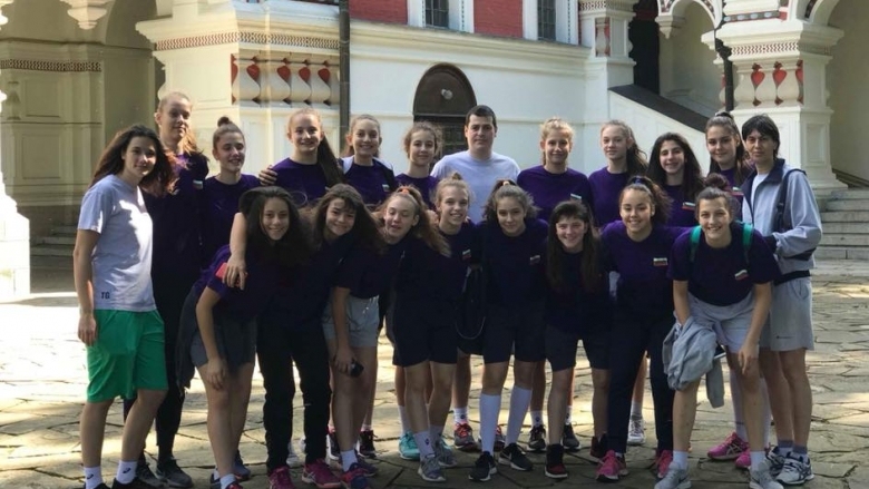Националният отбор по волейбол на България за девойки U16, който