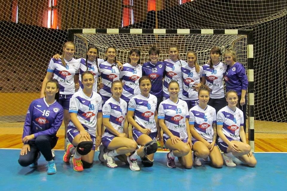 Едни от най добрите хандбални отбора на България при жените Етър