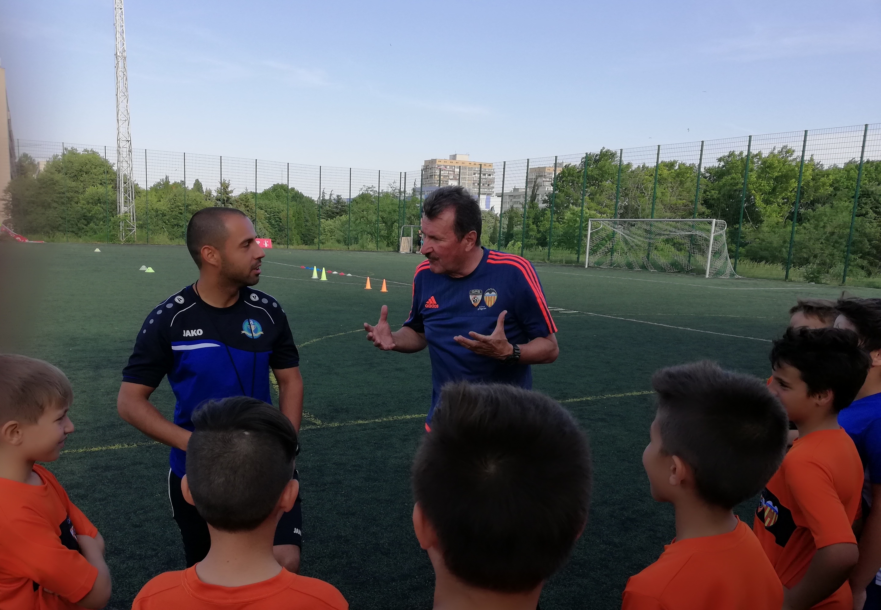 Испанският гранд Валенсия съвместно с американската мениджърска агенция GPS организират