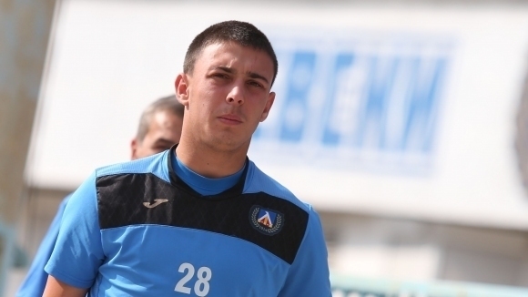 Изкаралият цялата лятна подготовка със Славия юноша на Левски Георги