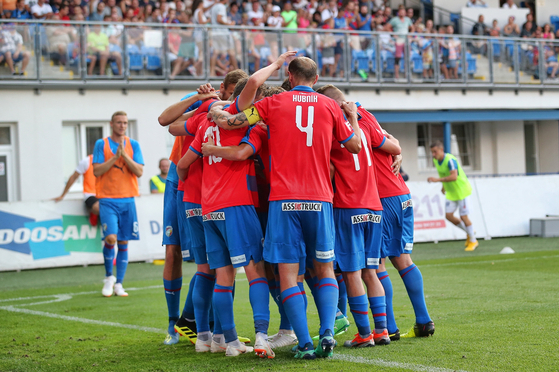 Бившият халф на Левски Роман Прохазка остана резерва за Виктория