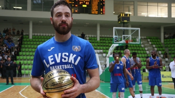 Божидар Аврамов подписа нов договор с Левски Лукойл и ще