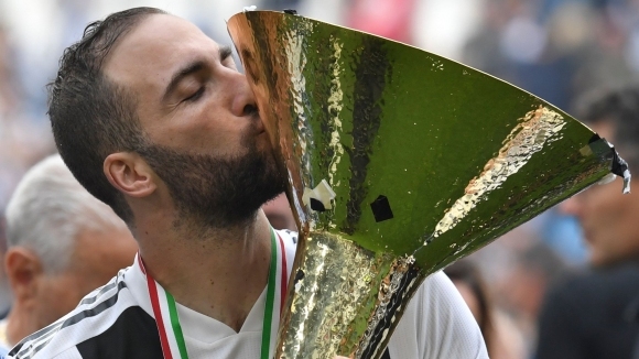 Италианският шампион Ювентус изпрати своя голмайстор Гонсало Игуаин Днес аржентинският