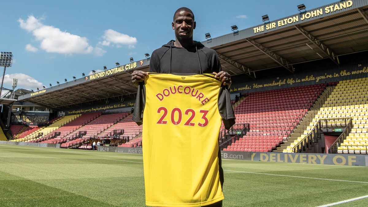 Халфът Абдулай Дукуре продължи своя договор с Уотфорд потвърдиха от