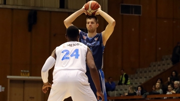 Никола Маравич се завръща в Левски Сръбският център е четвъртото