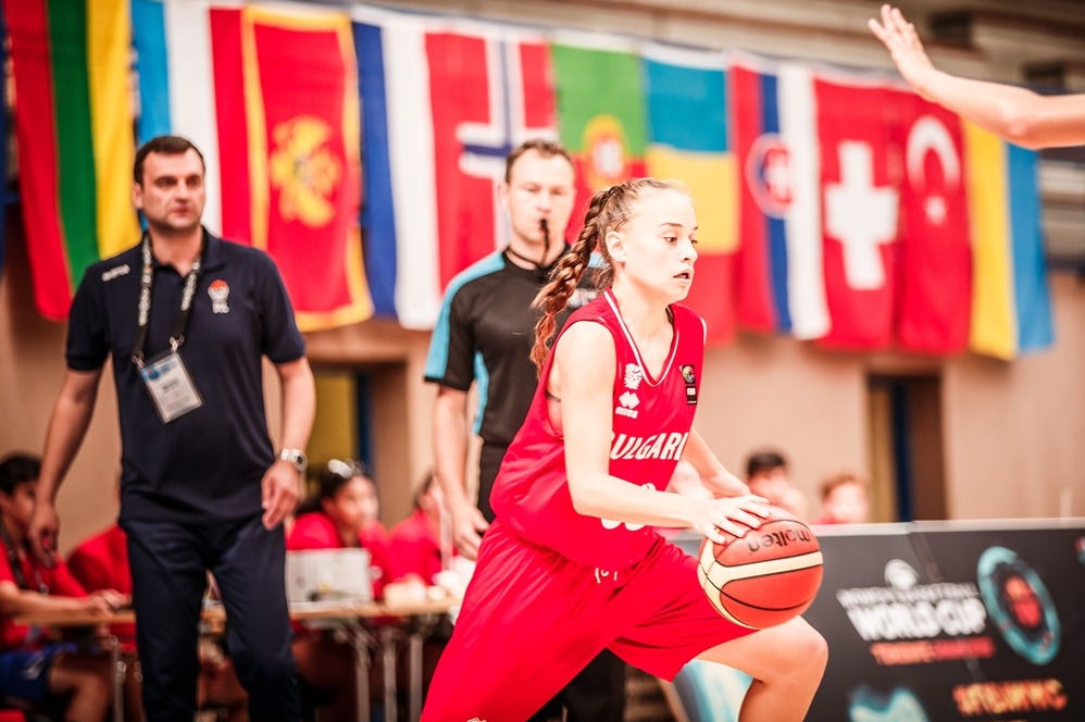 Националният отбор на България по баскетбол за девойки до 18