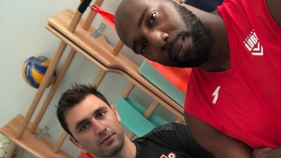Волейболният национал Цветан Соколов който се възстановява след операция на