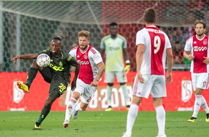 Холандският гранд Аякс пропусна да си тръгне с победа при
