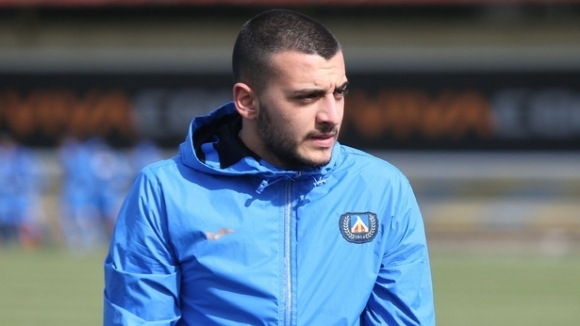 Централният защитник Деян Иванов е все по близо до завръщане на