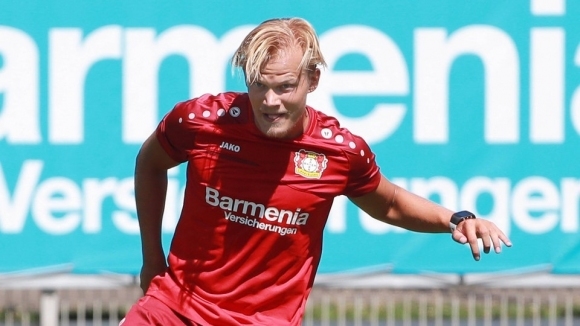 Байер Леверкузен продължи контракта на финландския нападател Йоел Поянпало до