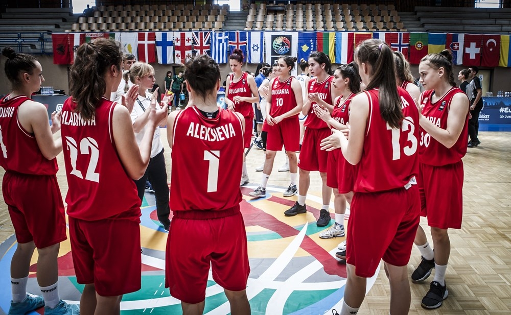 Националният отбор по баскетбол за девойки до 18 годишна възраст завърши