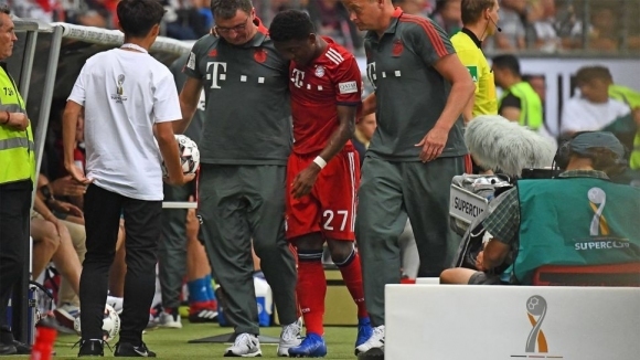 Защитникът Дейвид Алаба се е разминал с тежка контузия в