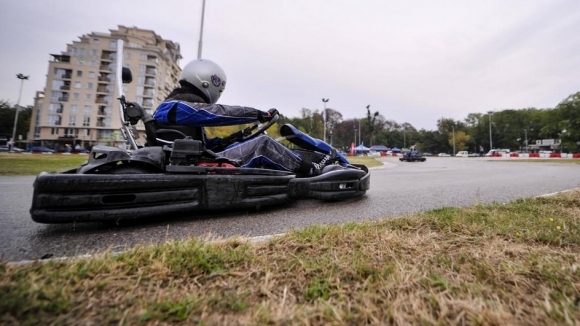 Най-мащабното картинг състезание за любители в България Red Bull Kart