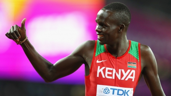 Кенийският състезател в средните бягания Кипиегон Бет е с временно
