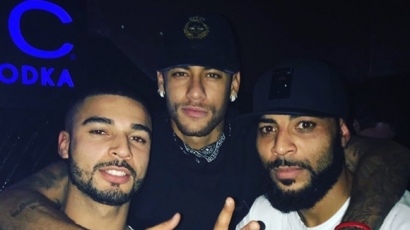 След като една седмица рекламира новото си музикално парче най накрая