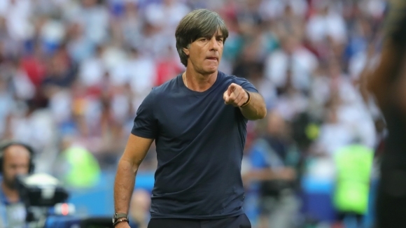 Йоахим Льов ще анализира във вторник играта на националния отбор