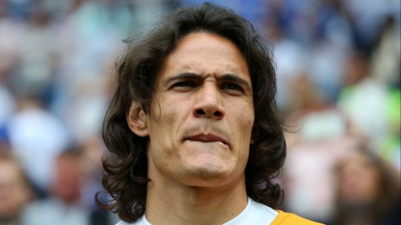 Нападателят на Уругвай и Пари Сен Жермен Единсон Кавани поднови