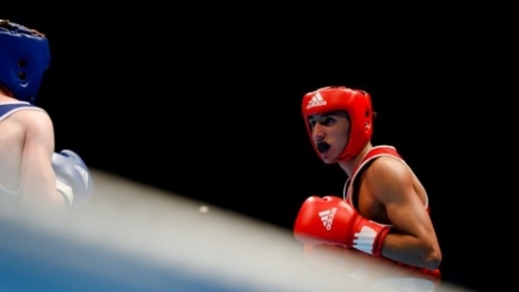 Българският боксьор Иван Атанасов започна с победа участието си на