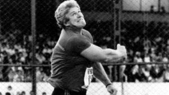 Южноафриканският атлет Джон ван Рийнен почина на 71 години Неговият