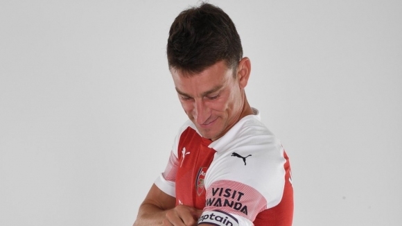 Капитанът на Арсенал Лоран Косиелни поднови тренировки Той се завърна