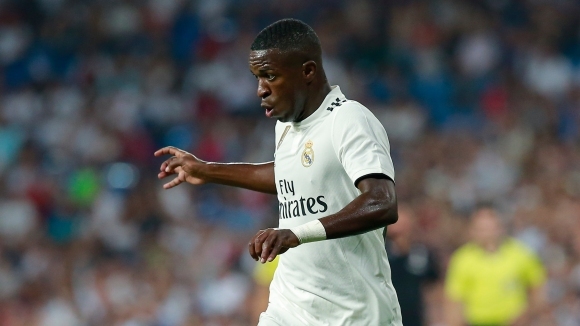 Цели девет клуба искат да вземат под наем нападателя на