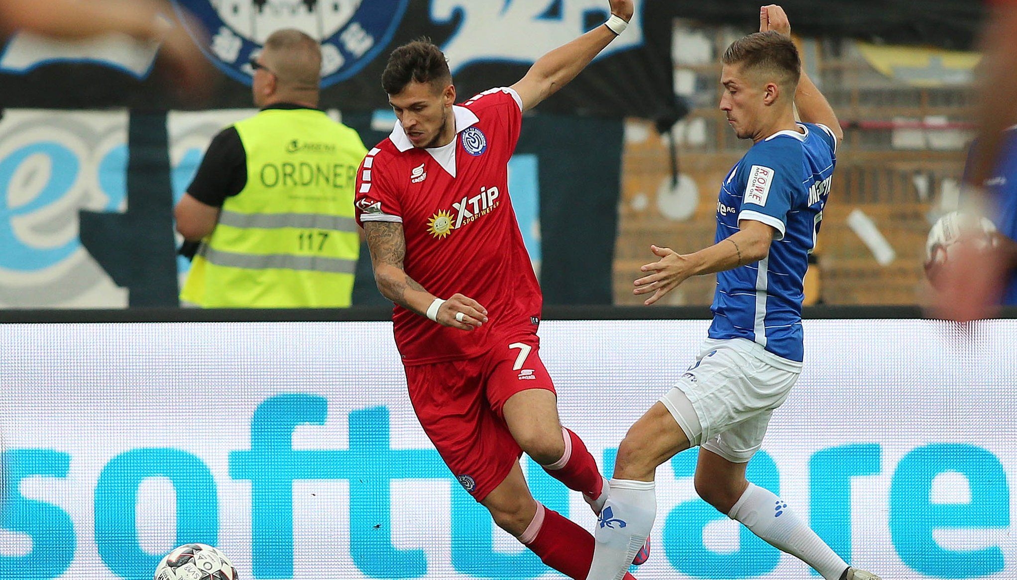 Началото на сезона във Втора Бундеслига определено не е такова