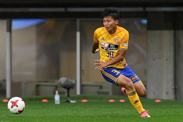 Нападателят на японския Вегалта Сендай Такума Нишимура ще продължи кариера