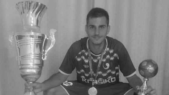 На 28 годишна възраст почина българският футболист Емил Рачев Халфът е