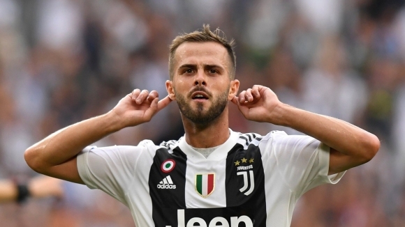 Халфът на Ювентус Миралем Пянич бе сменен в 69 ата минута