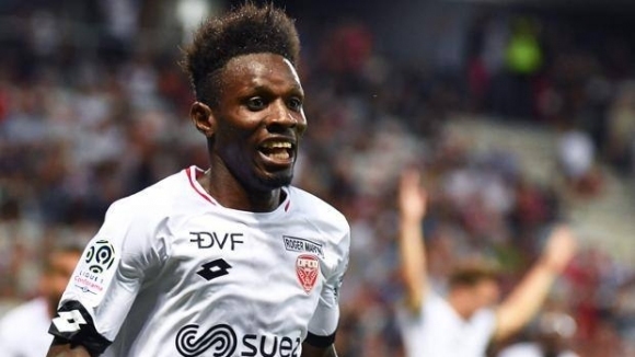 Лига 1 представи на футболния свят новата си звезда Жюл