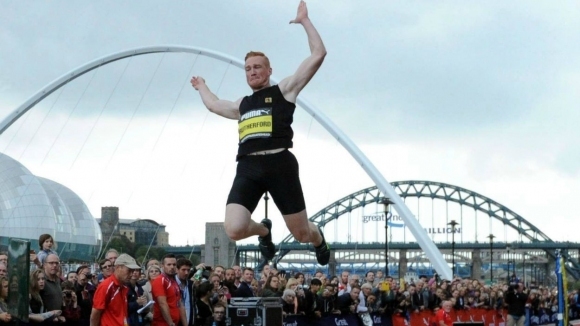 Олимпийският световен и европейски шампион в скока на дължина Грег