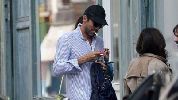 Италианският страж Джанлуиджи Буфон бе уловен от папараци с цигара