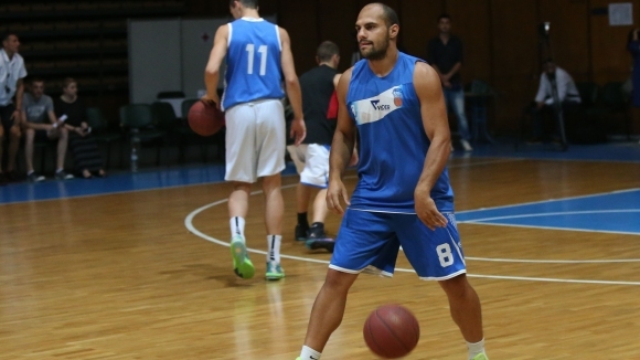 Шампионът Левски Лукойл добави още един баскетболист към състава си